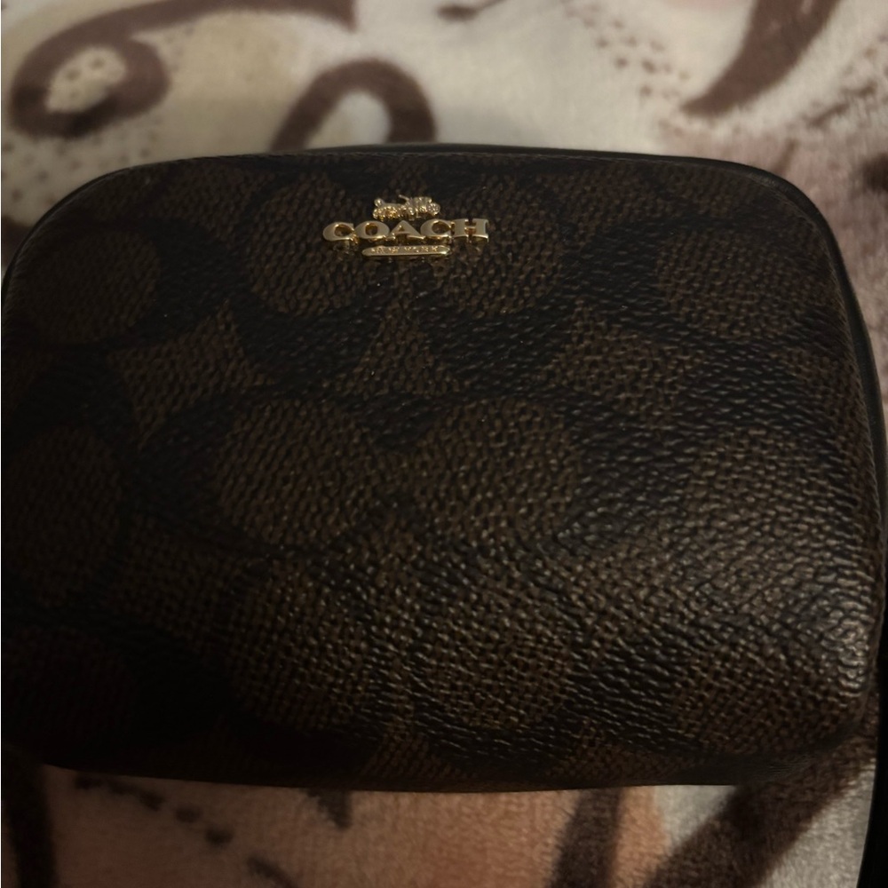 Coach Dark Brown Wristlet with Black Accents. New without tags - Picture 2 of 4